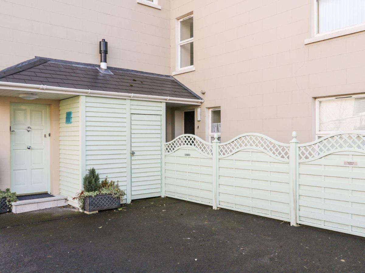 Sea Breeze Apartment Ballycastle Bagian luar foto