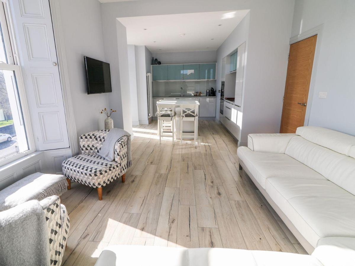 Sea Breeze Apartment Ballycastle Bagian luar foto