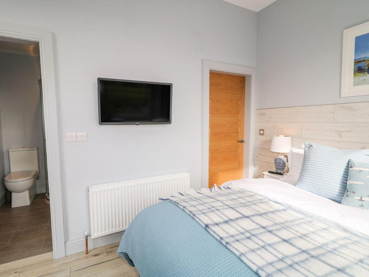 Sea Breeze Apartment Ballycastle Bagian luar foto